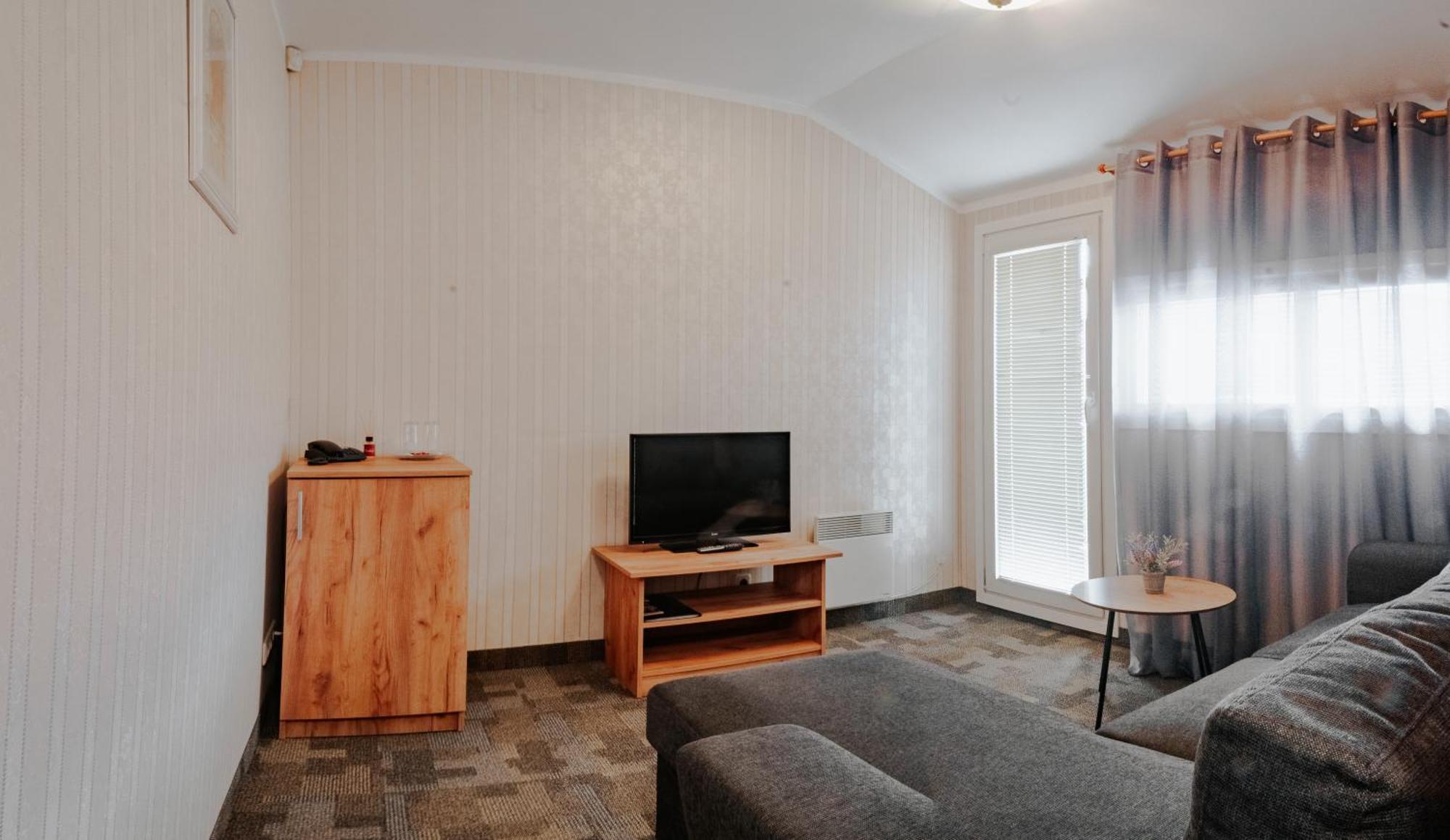 Hotell Wironia Johvi Luaran gambar